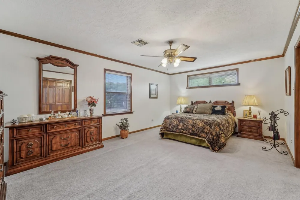 9243 Deepwater Drive Montgomery, TX 77356