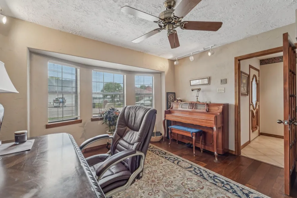 9243 Deepwater Drive Montgomery, TX 77356