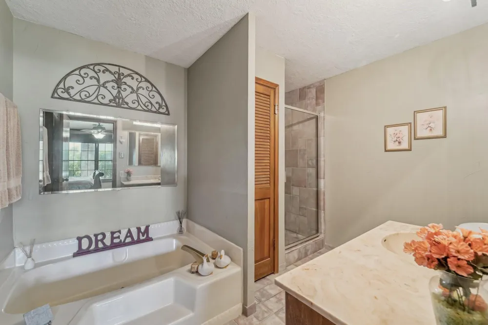 9243 Deepwater Drive Montgomery, TX 77356