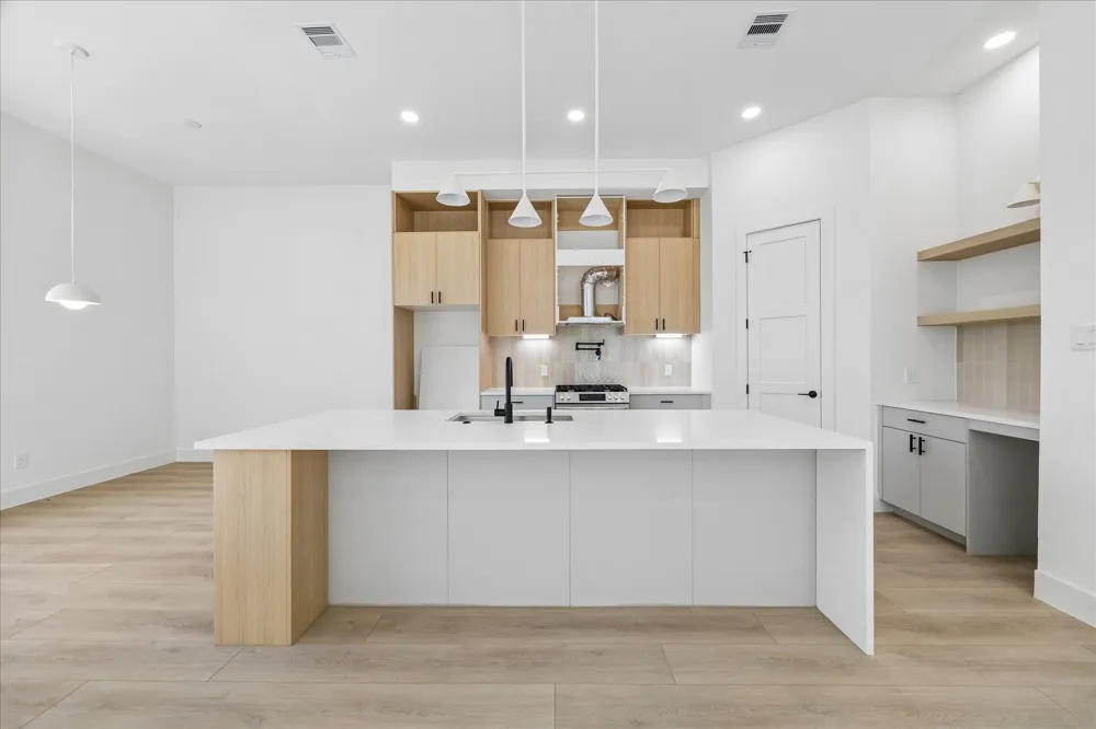 1421 E 36th Street Houston, TX 77022