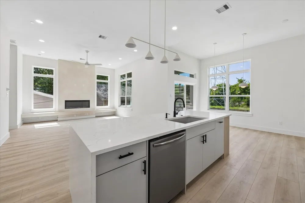 1421 E 36th Street Houston, TX 77022