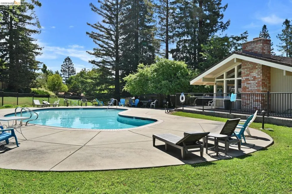 72 Rolling Green Way Pleasant Hill, CA 94523