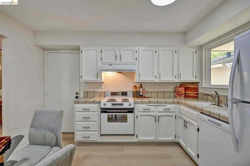 72 Rolling Green Way Pleasant Hill, CA 94523
