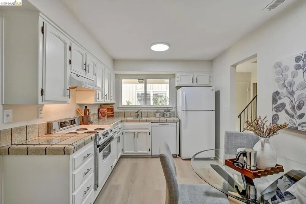 72 Rolling Green Way Pleasant Hill, CA 94523