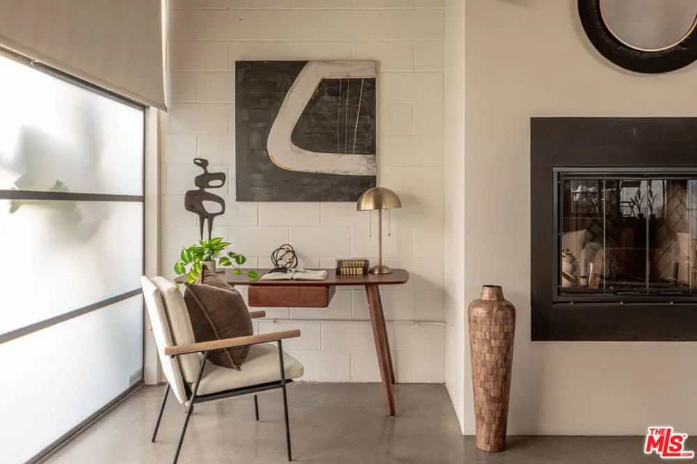 1534 17th Street #105 Santa Monica, CA 90404