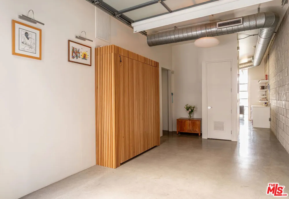 1534 17th Street #105 Santa Monica, CA 90404