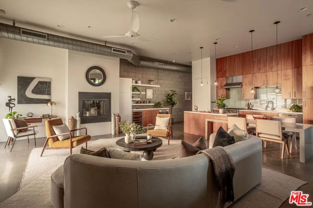 1534 17th Street #105 Santa Monica, CA 90404