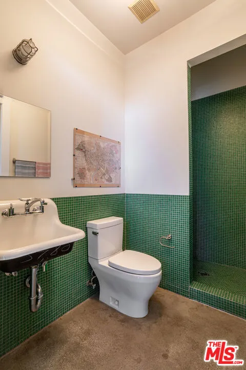 1534 17th Street #105 Santa Monica, CA 90404