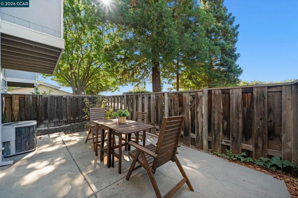 163 Holiday Hills Dr Martinez, CA 94553