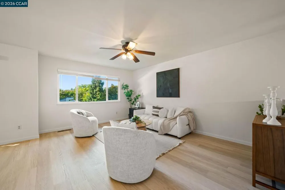 163 Holiday Hills Dr Martinez, CA 94553