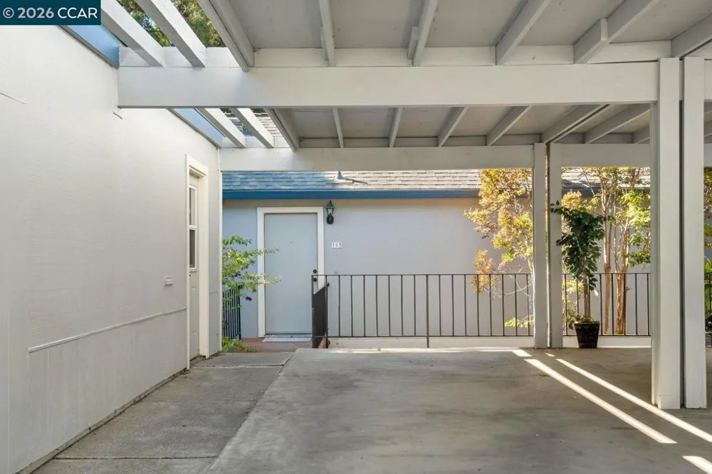 163 Holiday Hills Dr Martinez, CA 94553