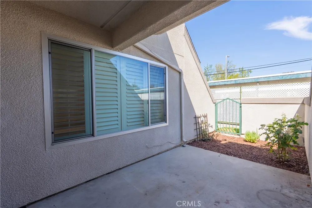 18502 Mayall #B Northridge, CA 91324