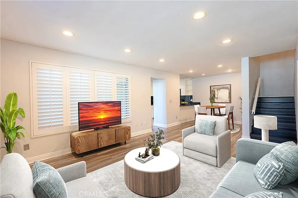 18502 Mayall #B Northridge, CA 91324