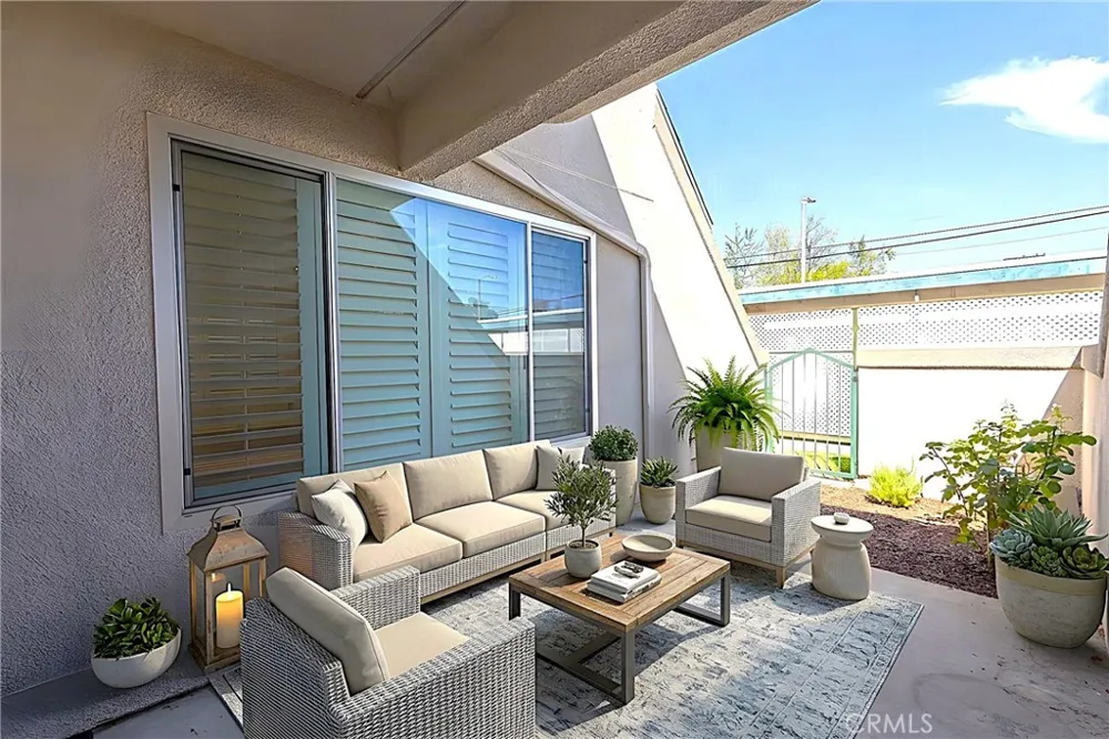 18502 Mayall #B Northridge, CA 91324