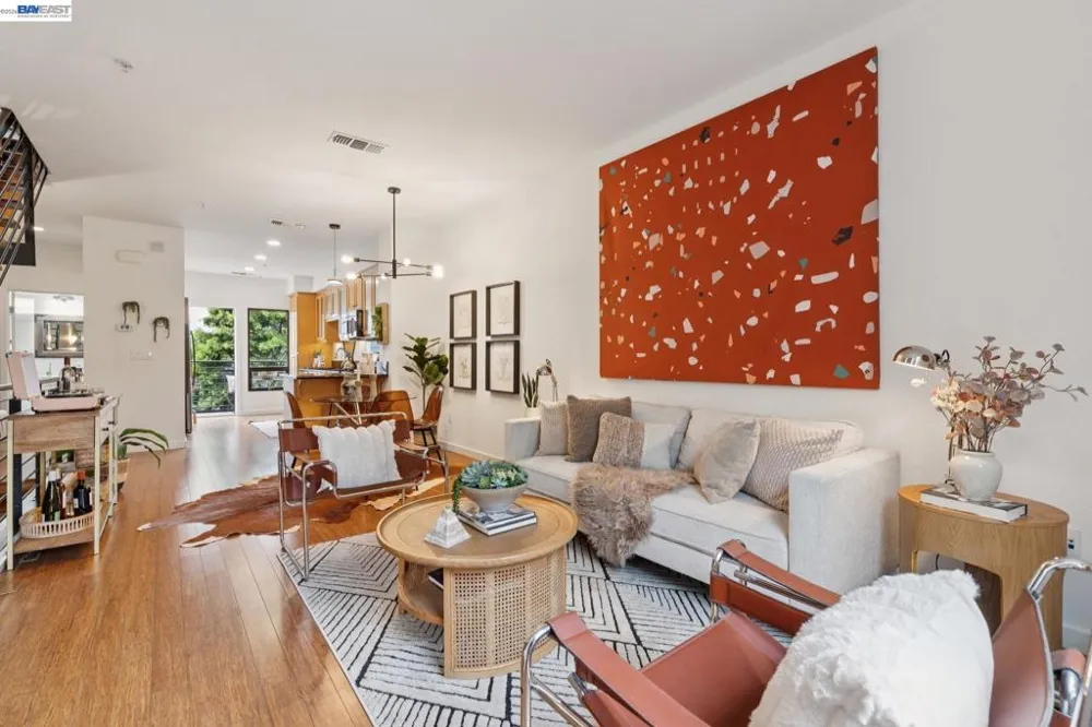 1215 WOOD ST Oakland, CA 94607