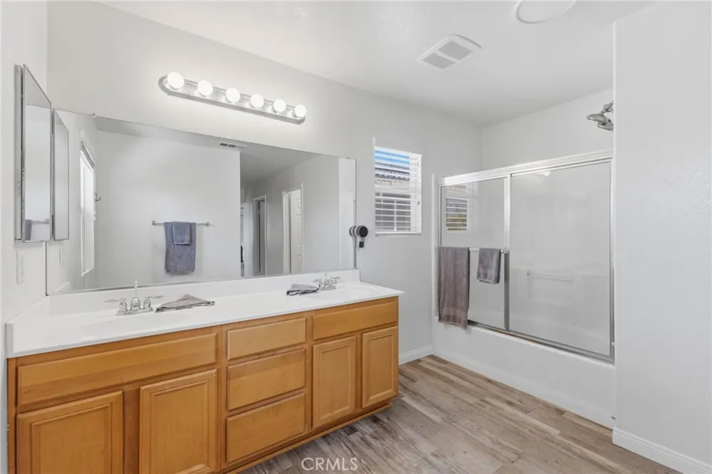 45015 Bronze Star Lake Elsinore, CA 92532