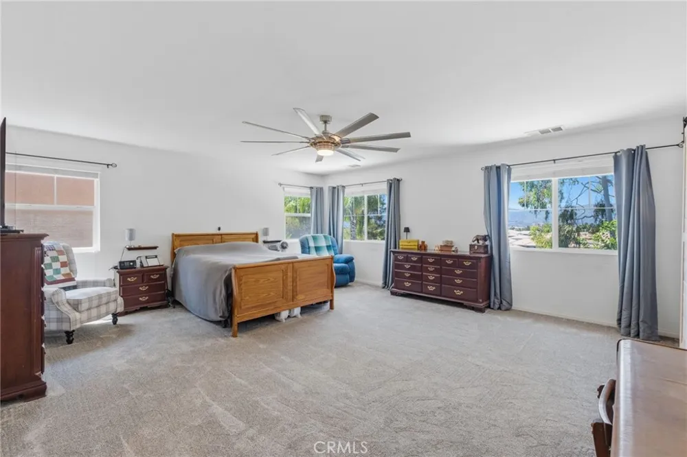 45015 Bronze Star Lake Elsinore, CA 92532