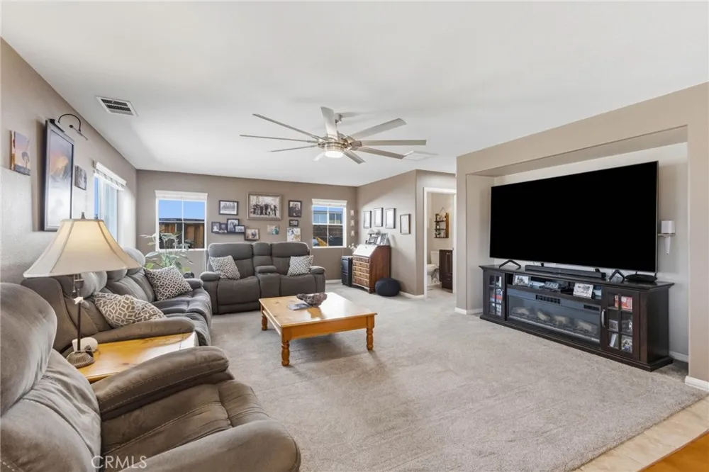 45015 Bronze Star Lake Elsinore, CA 92532