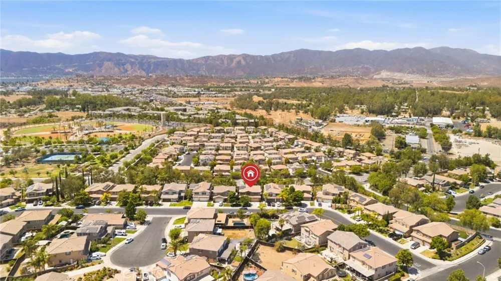 45015 Bronze Star Lake Elsinore, CA 92532