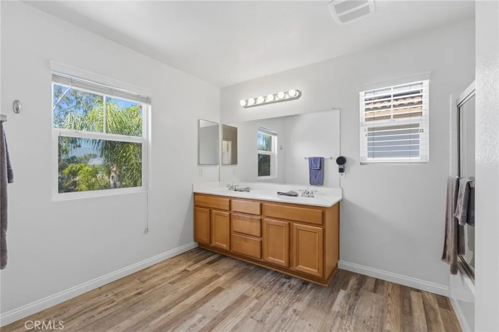 45015 Bronze Star Lake Elsinore, CA 92532