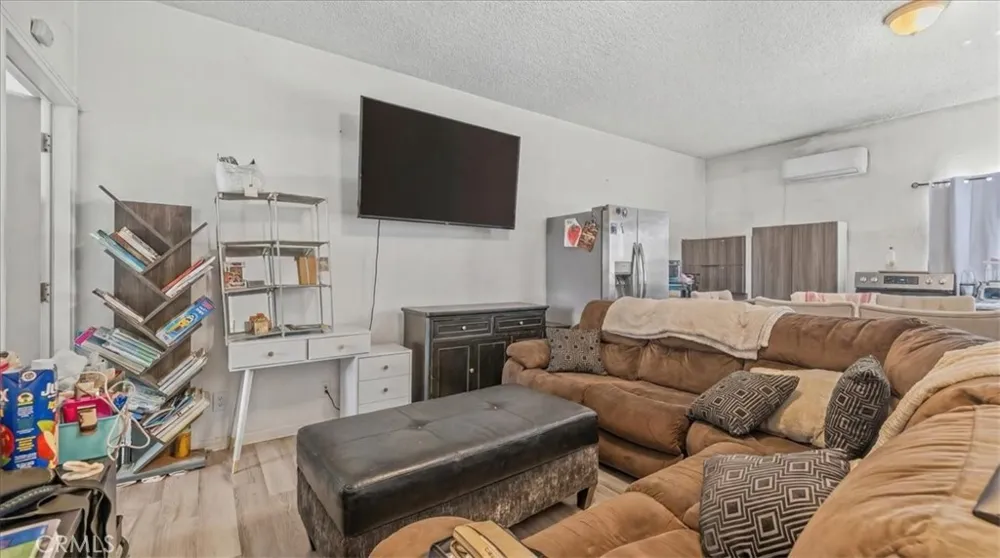 2171 Santa Fe Long Beach, CA 90810
