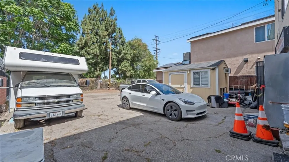 2171 Santa Fe Long Beach, CA 90810