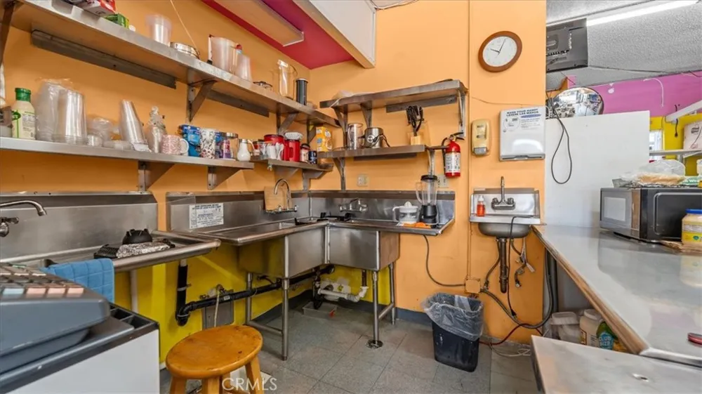 2171 Santa Fe Long Beach, CA 90810