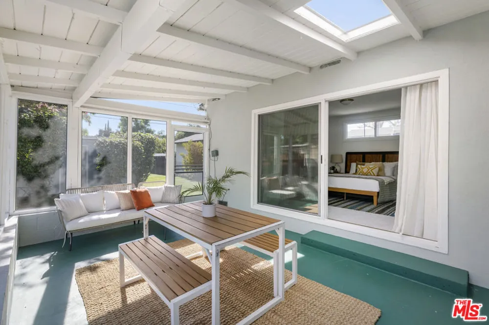 811 Keystone Street Burbank, CA 91506