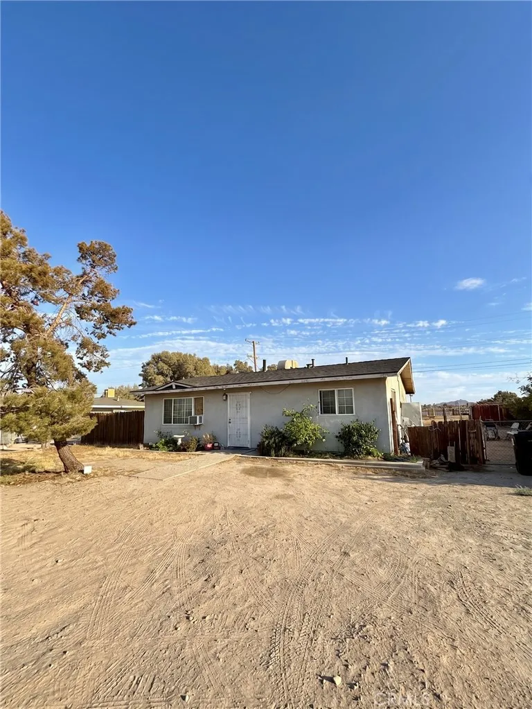 25541 Jade Barstow, CA 92311