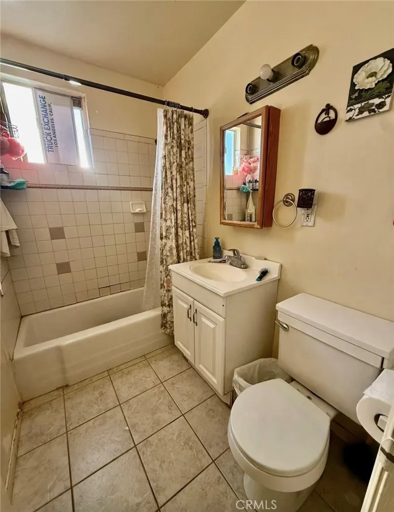 25541 Jade Barstow, CA 92311