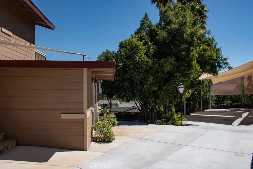 933 Eastside Rd El Cajon, CA 92020