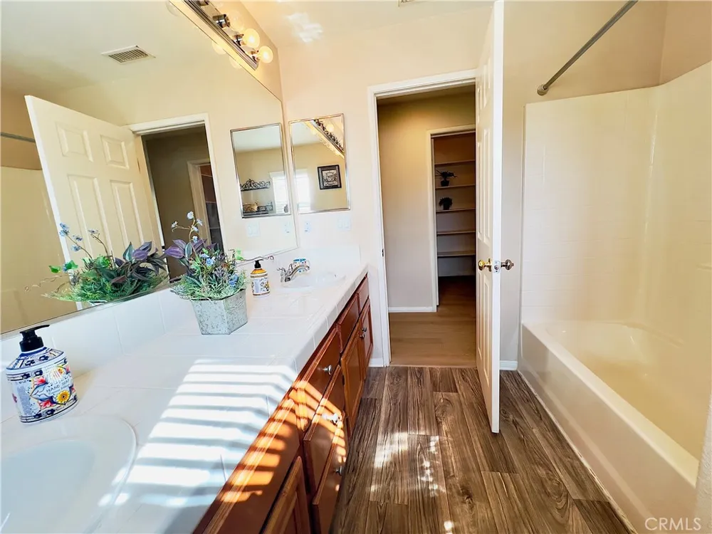17231 Greentree Drive Riverside, CA 92503