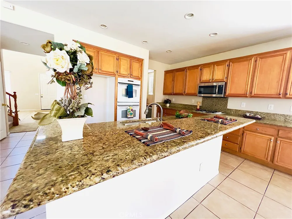 17231 Greentree Drive Riverside, CA 92503