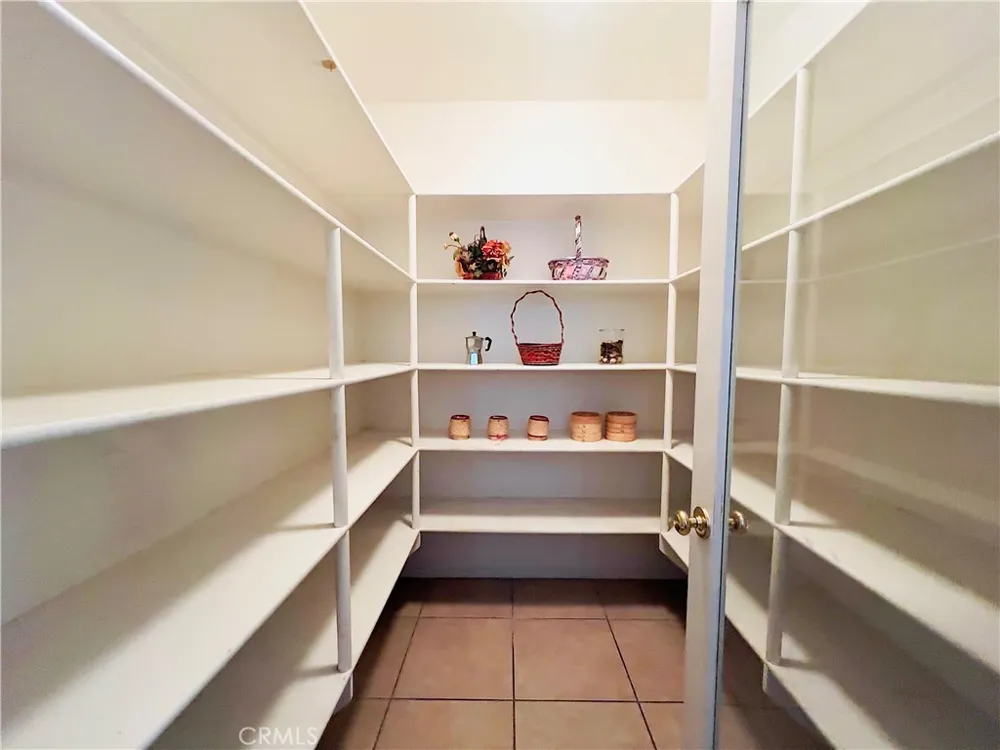 17231 Greentree Drive Riverside, CA 92503