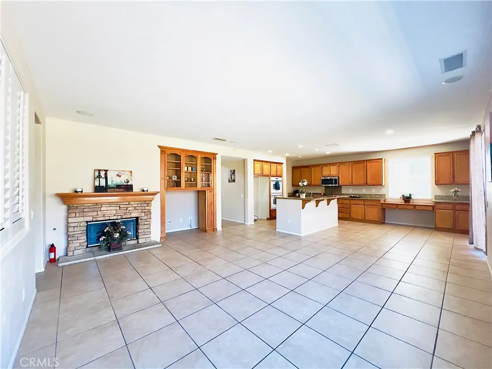 17231 Greentree Drive Riverside, CA 92503