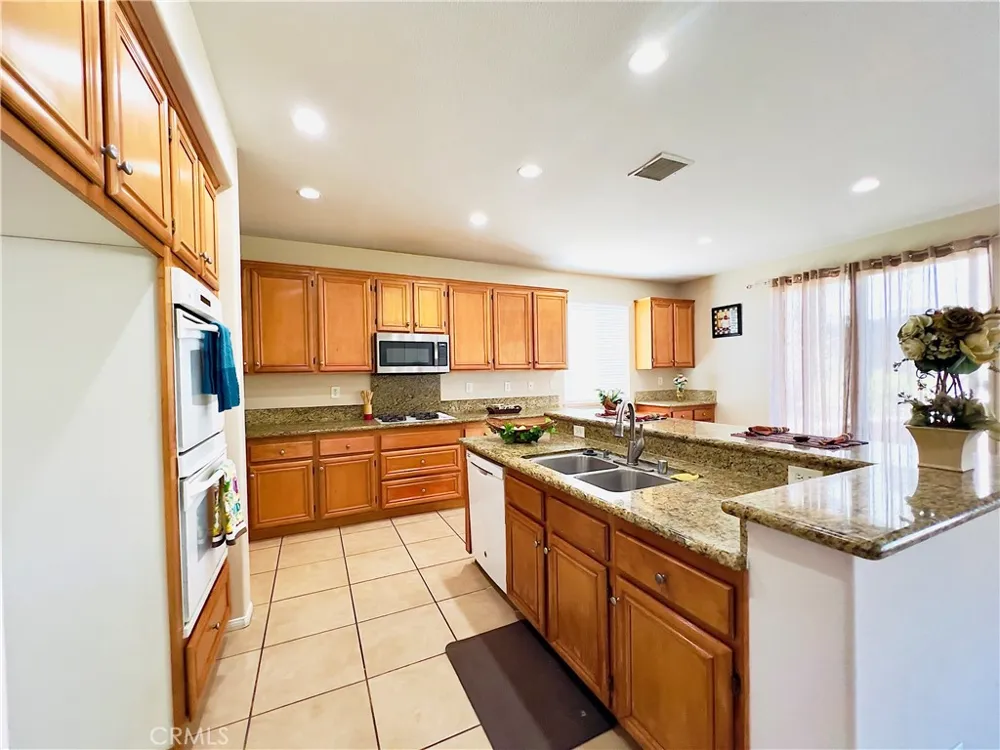 17231 Greentree Drive Riverside, CA 92503
