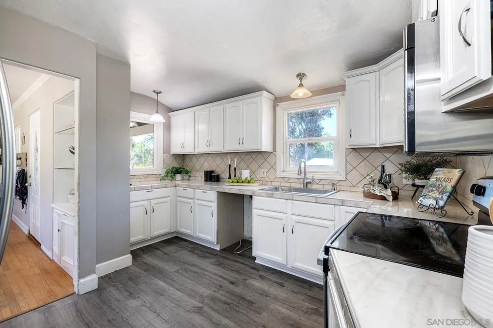 10859 Valle Vista Lakeside, CA 92040