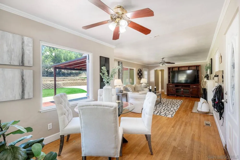 10859 Valle Vista Lakeside, CA 92040