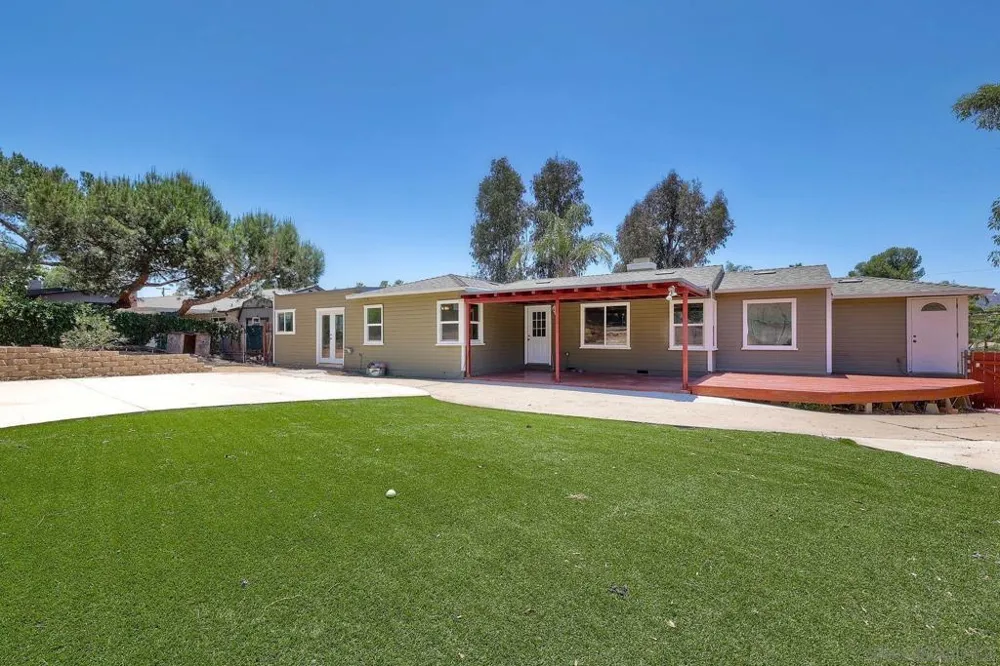 10859 Valle Vista Lakeside, CA 92040
