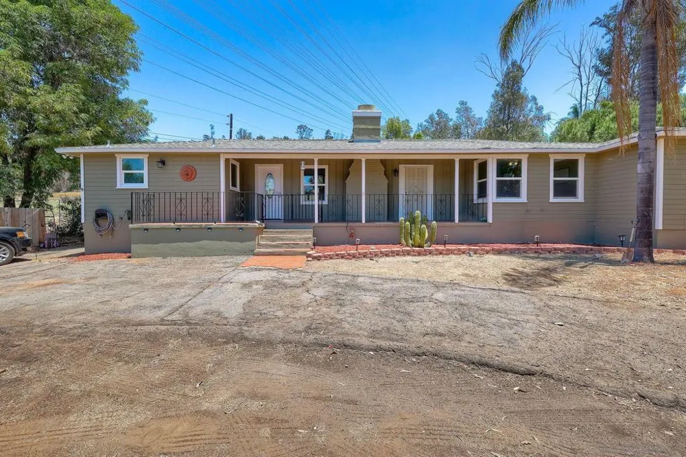 10859 Valle Vista Lakeside, CA 92040