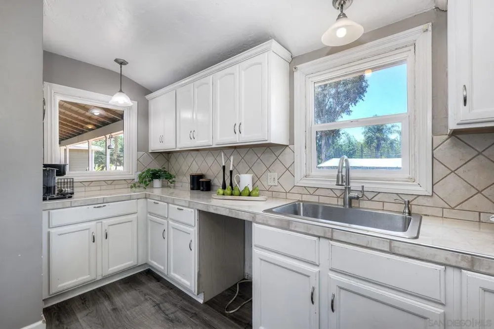 10859 Valle Vista Lakeside, CA 92040