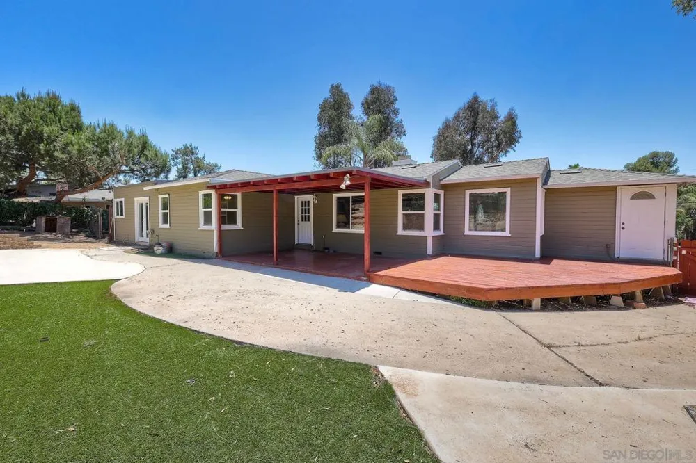 10859 Valle Vista Lakeside, CA 92040