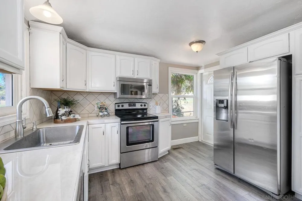 10859 Valle Vista Lakeside, CA 92040