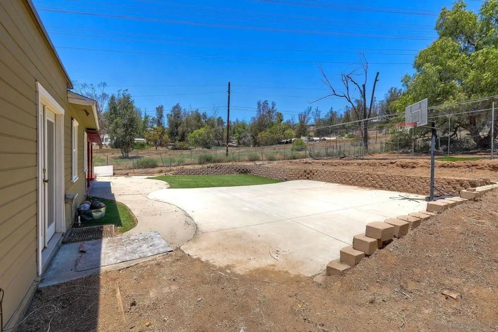10859 Valle Vista Lakeside, CA 92040