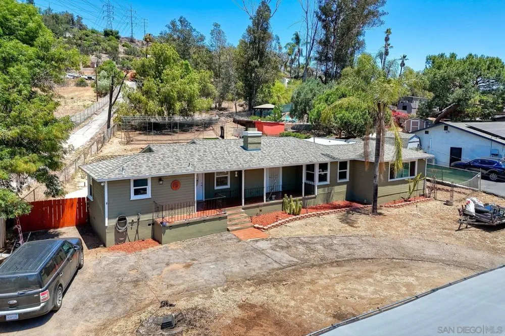 10859 Valle Vista Lakeside, CA 92040