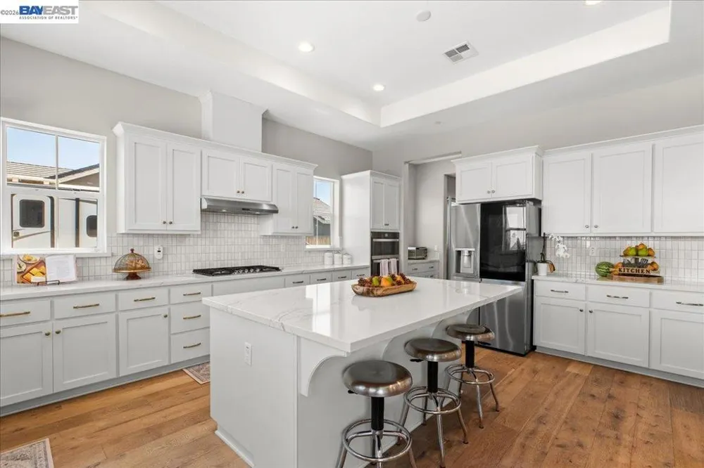 5010 Neroly Rd Oakley, CA 94561