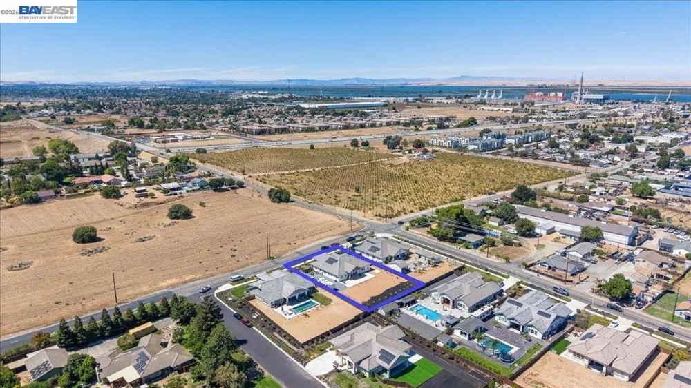 5010 Neroly Rd Oakley, CA 94561