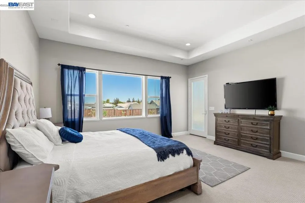 5010 Neroly Rd Oakley, CA 94561
