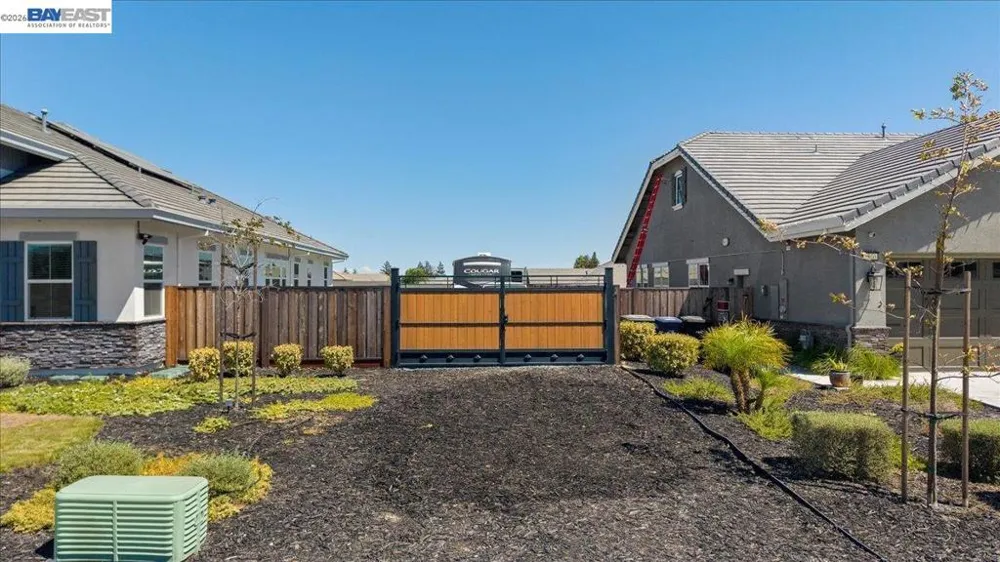 5010 Neroly Rd Oakley, CA 94561