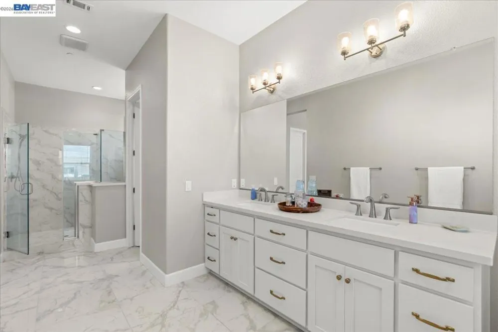 5010 Neroly Rd Oakley, CA 94561